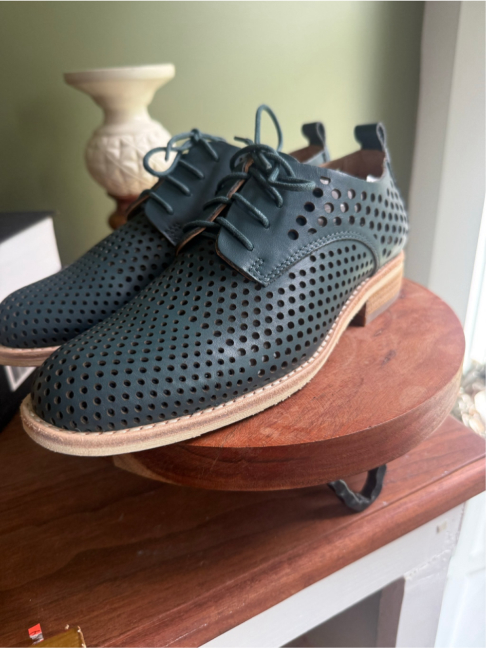 New Vaneli Perforated Oxfords Fall 8.5